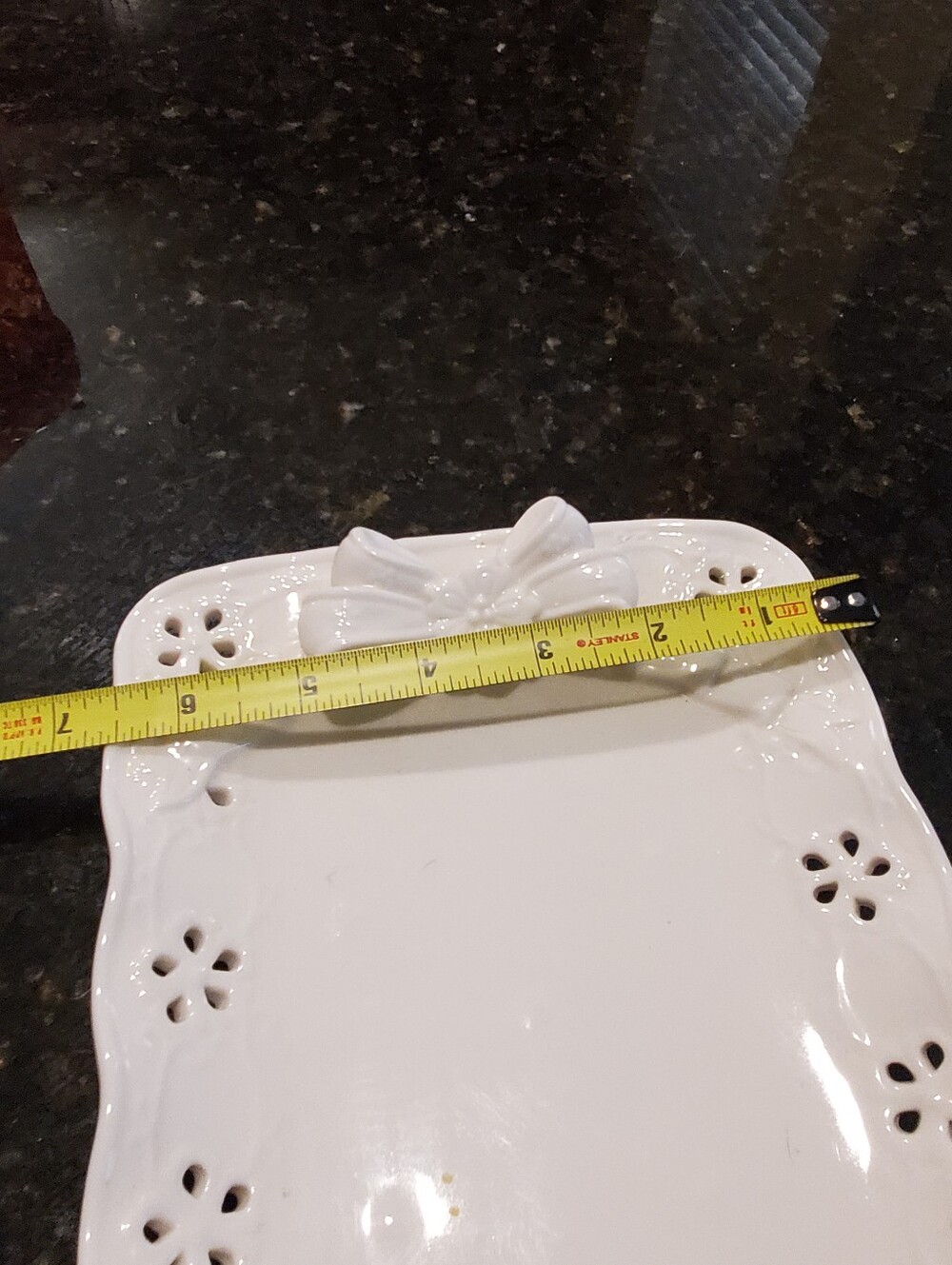 White‎ Counter Decor - Picture 3 of 4